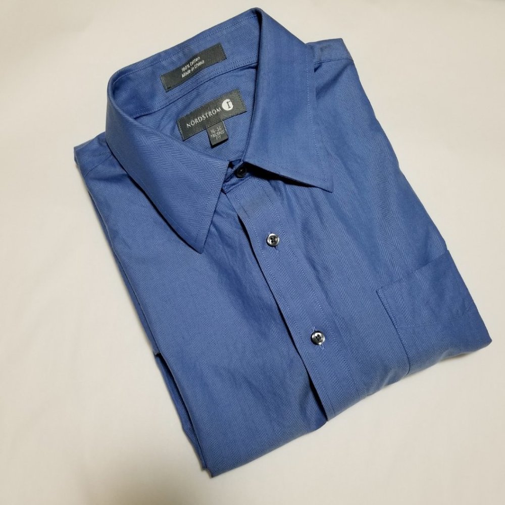 Nordstrom Rack Blue Herringbone Weave Tailored Fit Dress Shirt